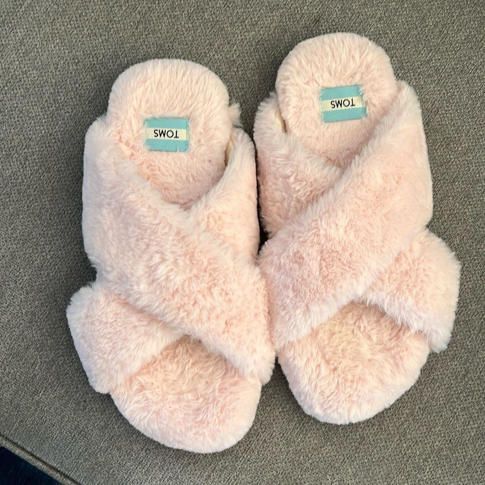 TOMS Susie Slipper Size 8- Light pink